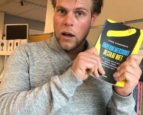 Ondernemershout bestaat niet - Boek van Linda Spaanbroek